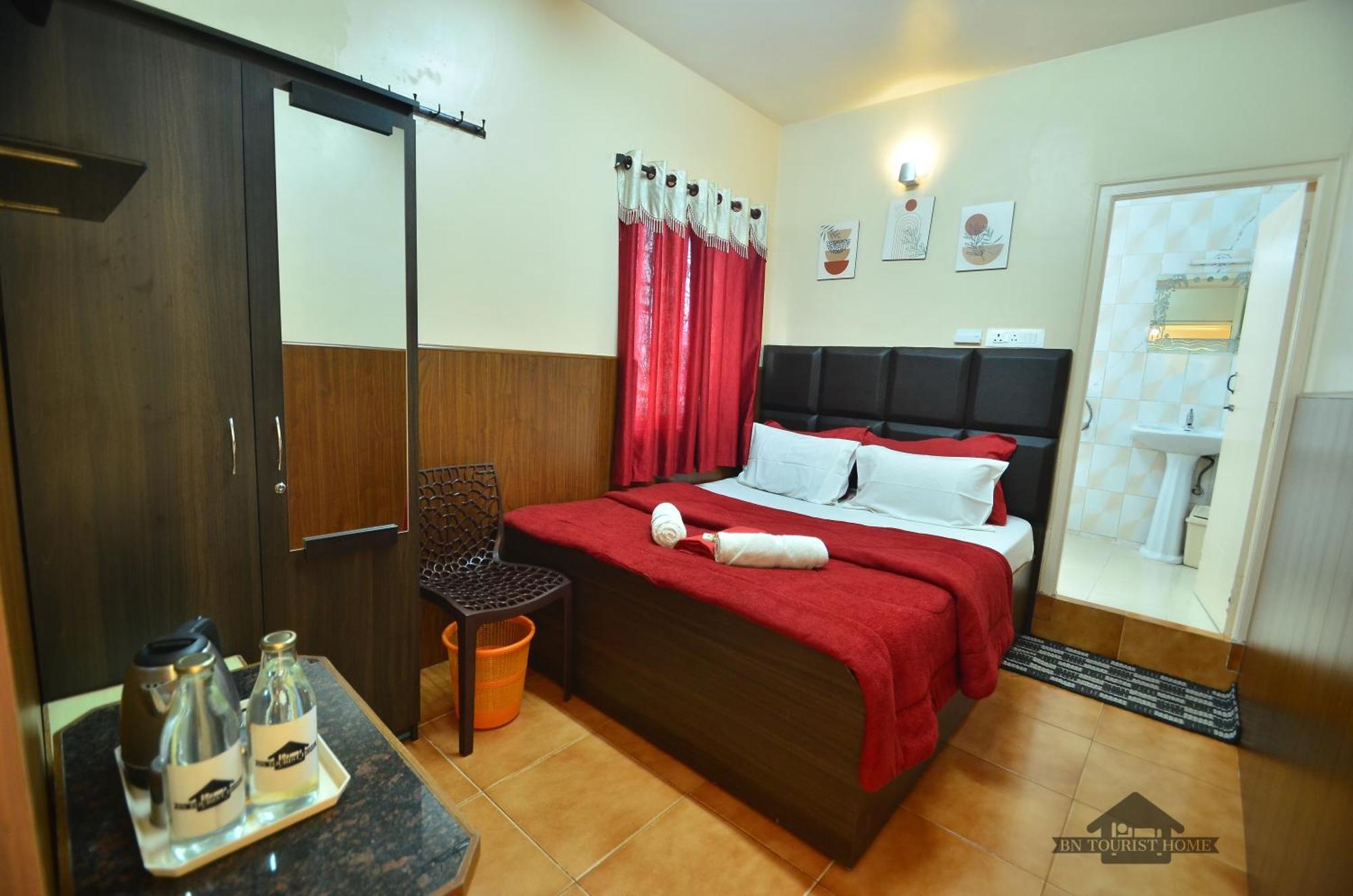 Bn Tourist Home Ooty Buitenkant foto
